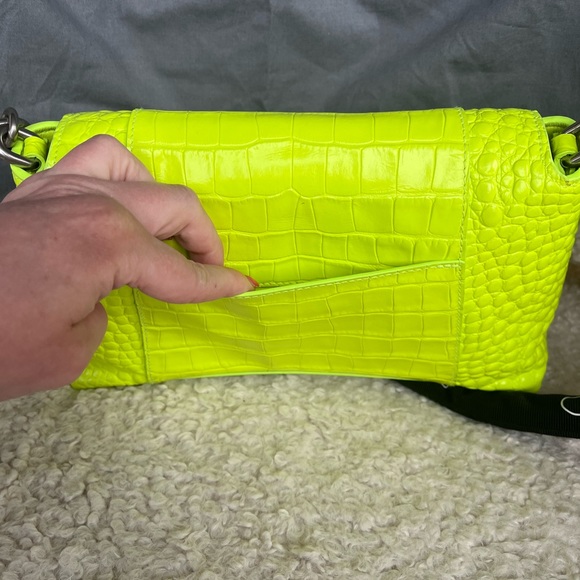 SOLD🖤🤍BALENCIAGA downtown shoulder bag - Picture 7 of 9